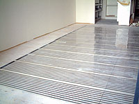 Living.  [Equipped with electric floor heating to warm the entire room from the feet] living ・ Adopt a floor heating to warm the entire room gently from the feet to the dining. Without winding up the dust because it does not use a fan, Because it does not pollute the air, It is clean and healthy. (Same specifications)