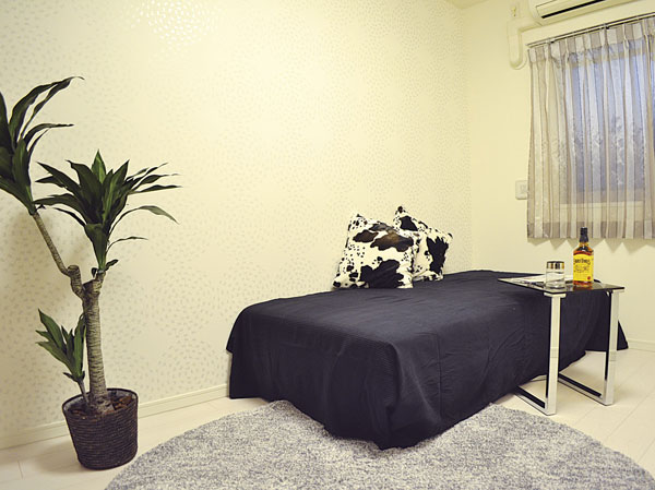 Interior.  [Western-style (2)] Perfect Western-style to the children's room and hobby room (2).