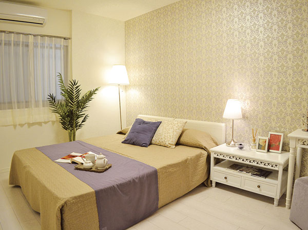 Interior.  [Western-style (1)] Western-style set up a walk-in closet (1). Also it fits the room is clean at a double bed.