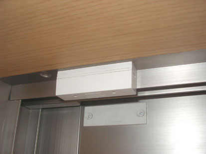 Security.  [Security sensors]  To monitor the suspicious person of intrusion on the first floor dwelling units of the window (except for some), We established the security sensors. We consider the illegal intrusion prevention from the window. (Same specifications)