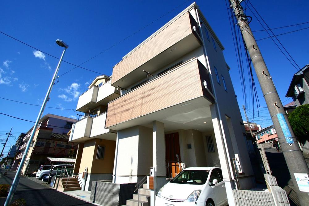 Local appearance photo