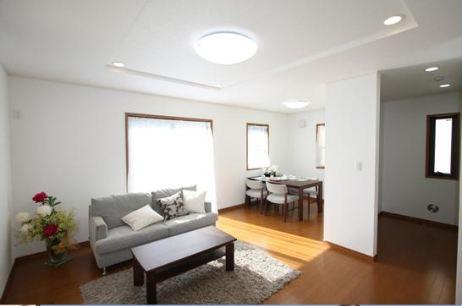 Same specifications photos (living)