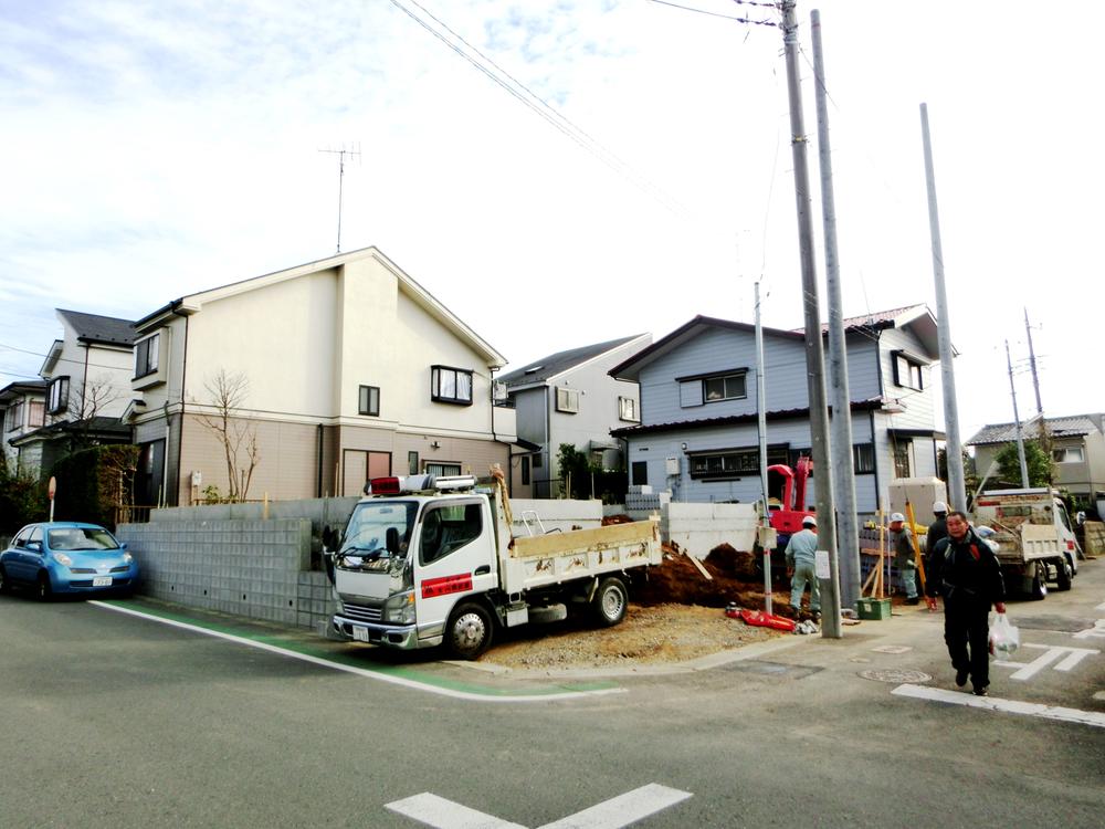 Local appearance photo. Local (12 May 2013) Shooting