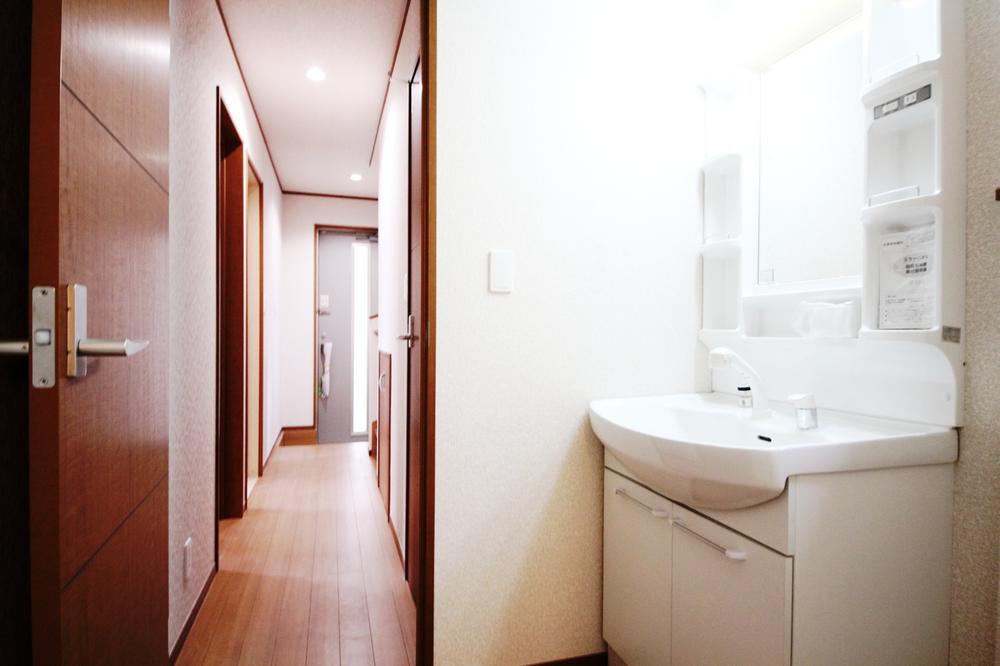 Same specifications photos (Other introspection). Same specifications