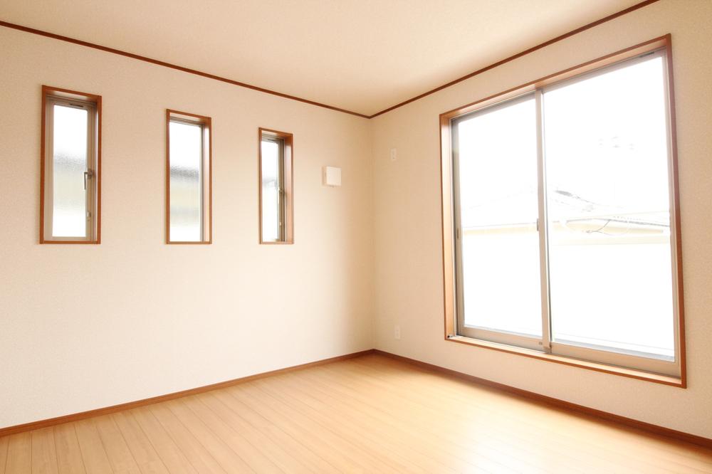 Same specifications photos (Other introspection). Same specifications