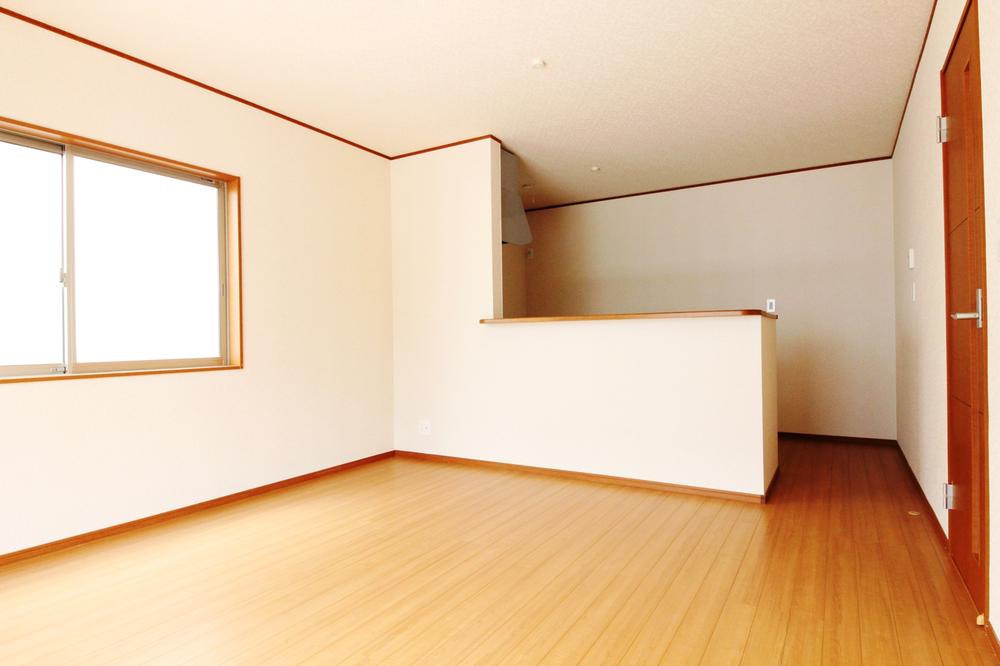 Same specifications photos (living). Same specifications