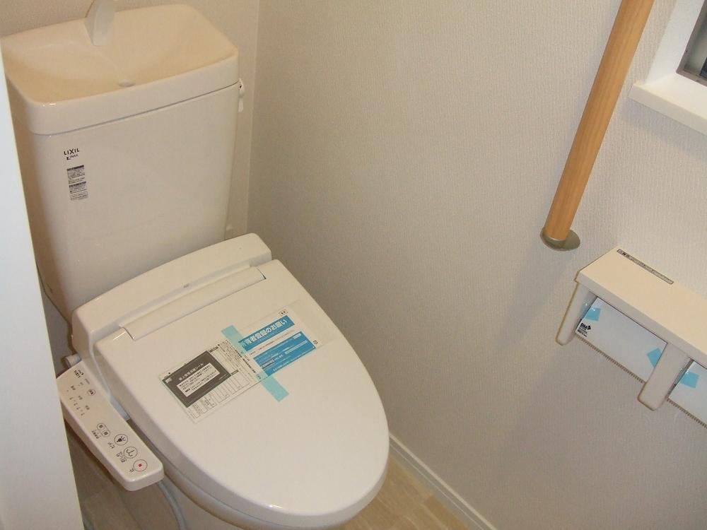 Toilet. Indoor (12 May 2013) Shooting