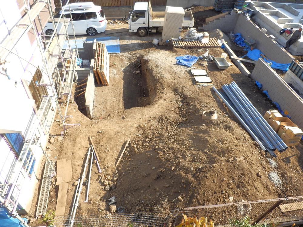 Local appearance photo. State before hitting the foundation of Building 2, It is a state before the house would stand