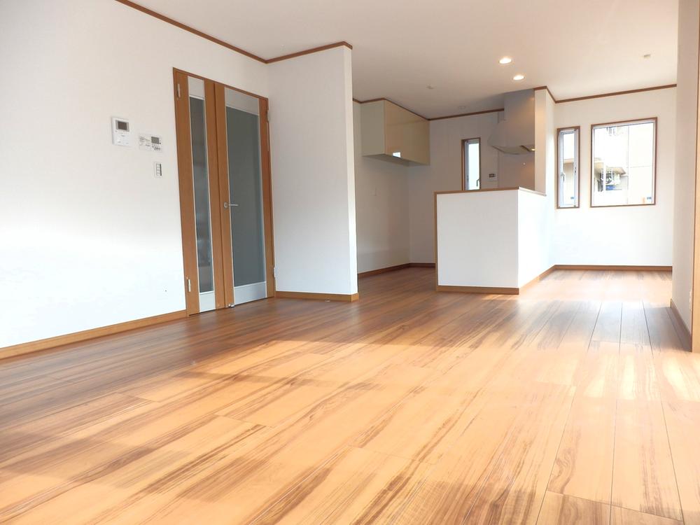 Same specifications photos (living). Same specifications LDK also increases likely relaxation time of family reunion