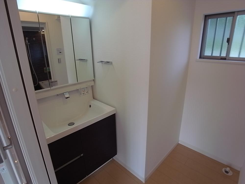 Wash basin, toilet. Indoor (July 2013) Shooting