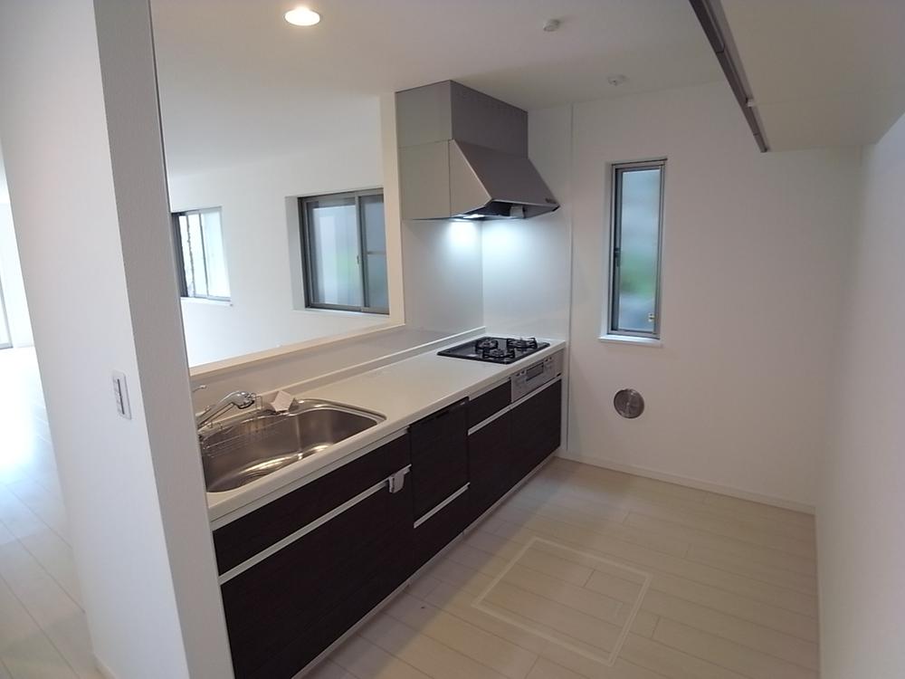 Kitchen. Building 3 kitchen. Also with dishwasher!