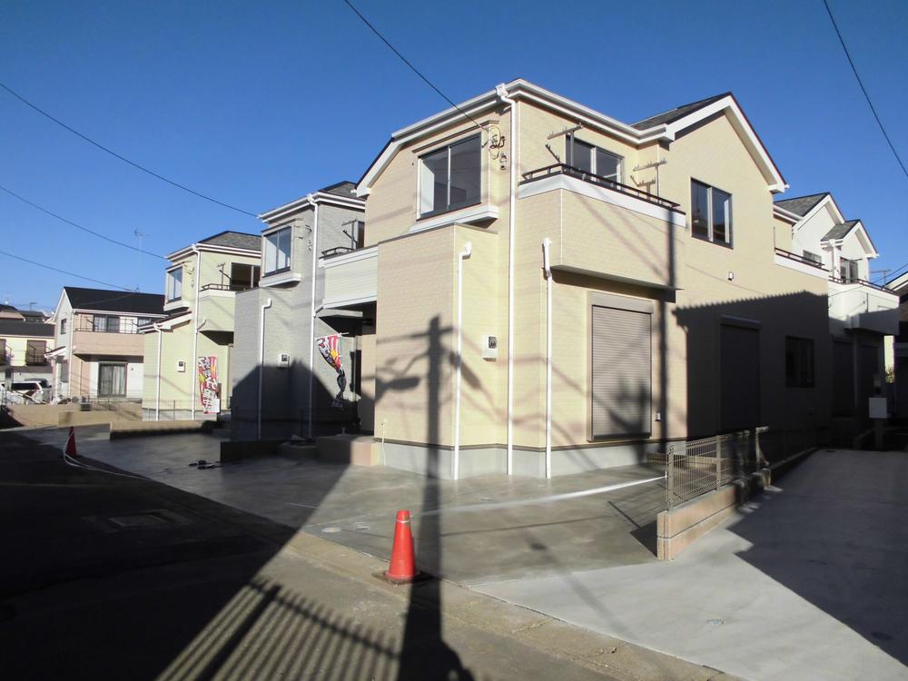 Local photos, including front road. Parking also Easy! Car space 2 cars!