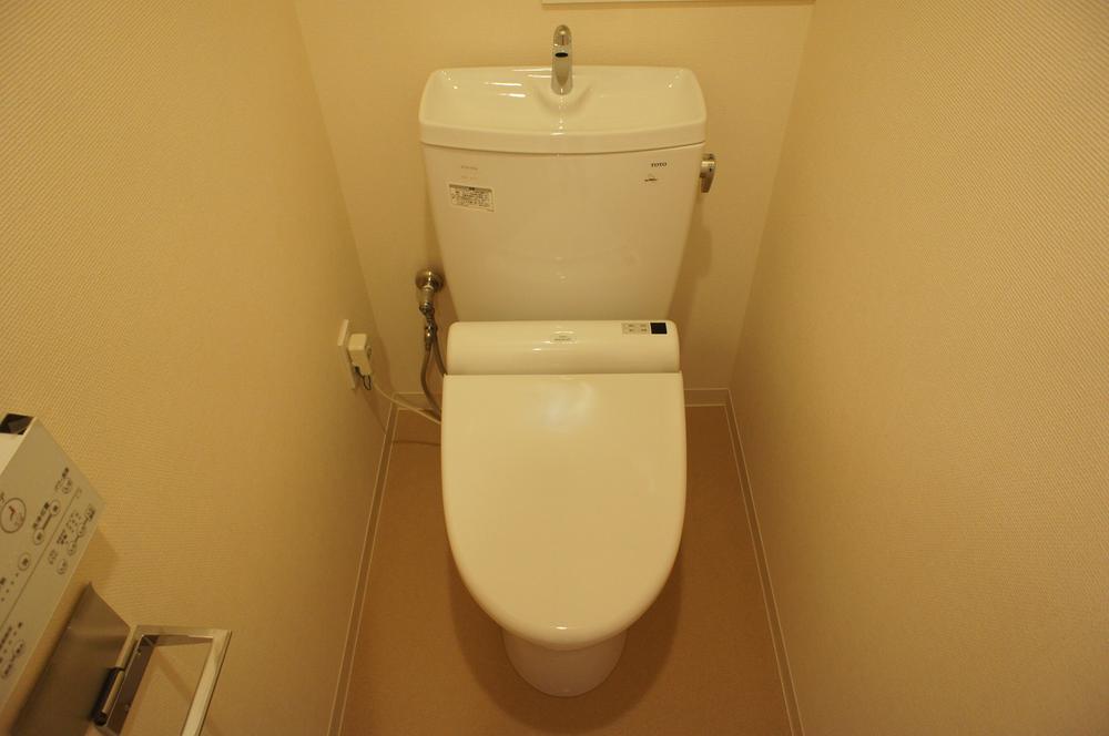 Toilet. Indoor (June 2013) Shooting