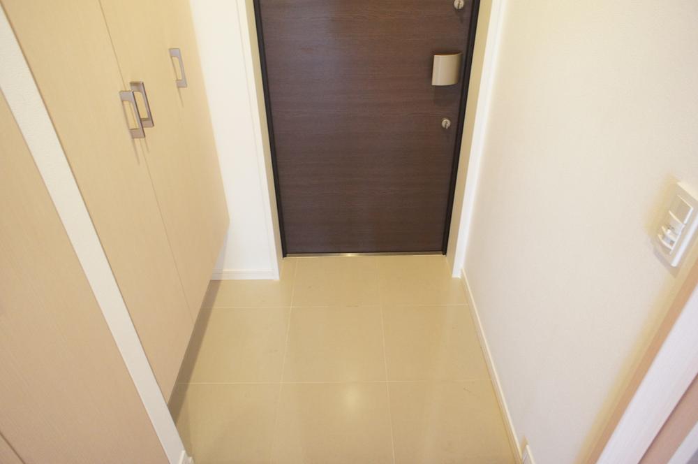 Entrance. Local (June 2013) Shooting