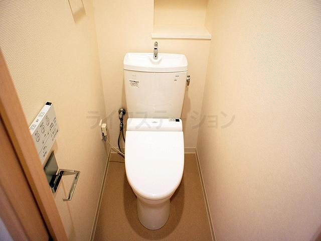 Toilet. Indoor (11 May 2013) Shooting