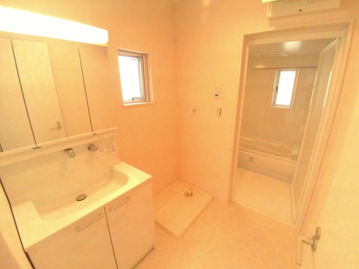 Wash basin, toilet. Wash basin (3 Building)