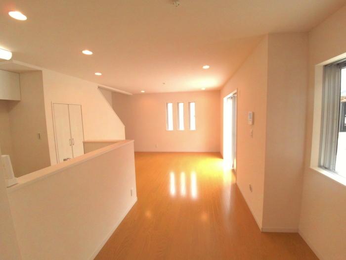 Living. Living room overlooks from the kitchen (3 Building)