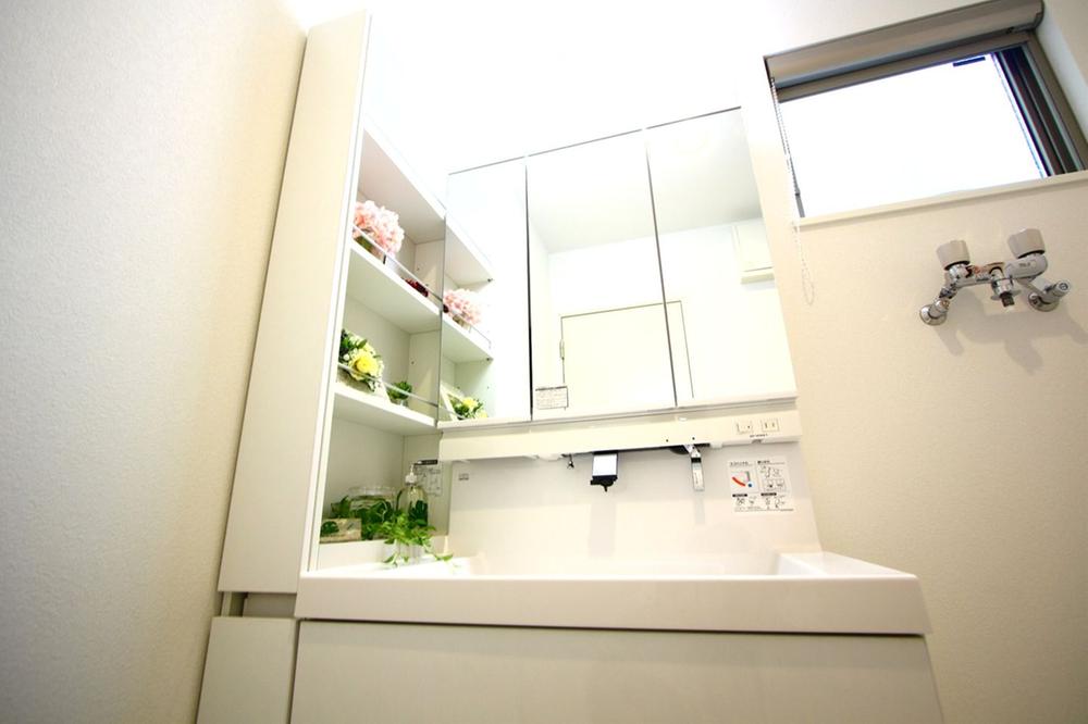 Wash basin, toilet. Convenience comes with a small items for the shelves to the washroom.
