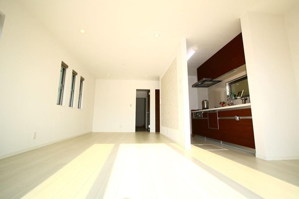 Living. In the southeast-facing living room is good per yang.