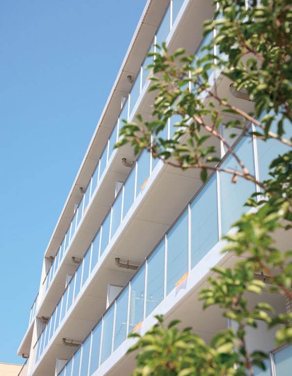 Shared facilities.  [Clad in a sophisticated air, Toward a beautiful Residence] Green is born in a peaceful residential area that breathes "Kurevia Saginuma". Low-rise form in harmony with larger spread sky, Through a simple, yet Years we have designed a beautiful residence without fading even. (Exterior photos)