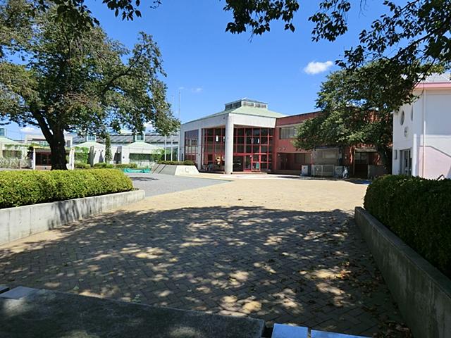 kindergarten ・ Nursery. Arima white lily to kindergarten 621m