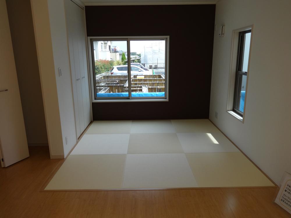 Non-living room. Local (10 May 2013) Shooting