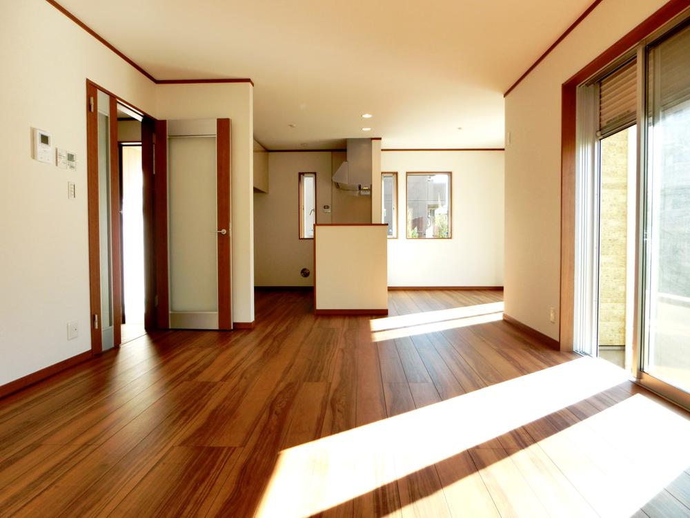 Same specifications photos (living). At any time ・ We have held a local tour. For more information, please call the toll-free number 0120-533-508. (Same specifications) Living