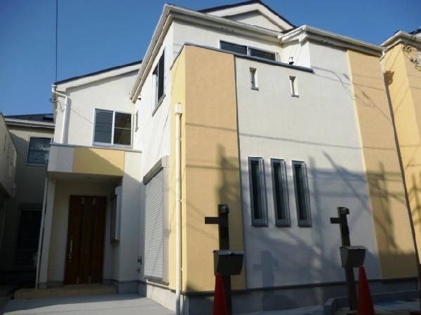 Local appearance photo. Than 3 Building front