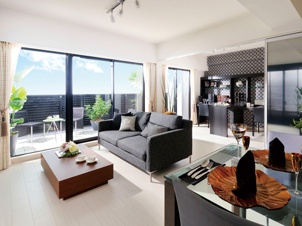 Living.  [living ・ dining] Living the electric floor heating has been standard equipment ・ In the dining, Cold winter in warmth.  ※ Less than, All indoor photo model room E3 type (paid options including, Application deadline Yes).