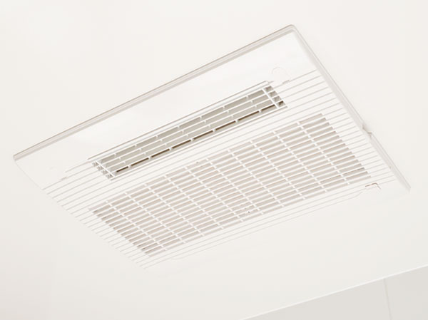 Bathing-wash room.  [Electric bathroom ventilation dryer] Convenient to dry your laundry in the ventilation and rainy day after bathing, Installing an electric bathroom ventilation dryer. Comfortable specification also includes winter heating function and summer of cool breeze function.