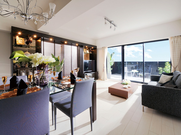 Living.  [living ・ dining] Wrapped in soft sunlight, Living to realize the open space ・ dining.