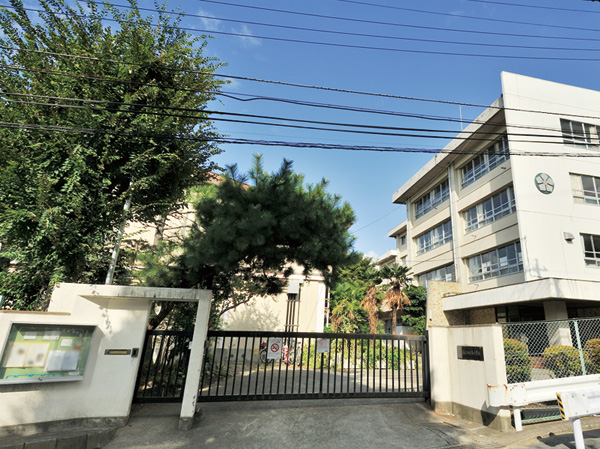 Surrounding environment. City West Arima Elementary School (walk 11 minutes / About 820m)