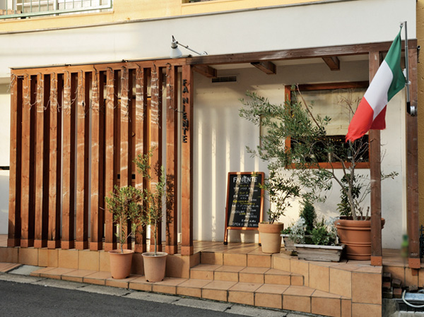 Surrounding environment. FANIENTE (walk 11 minutes / Affordable set the price range to about 880m) to enjoy more feel free to authentic Italian. The every Monday as the "bread of the day.", Sells homemade bread in the store.