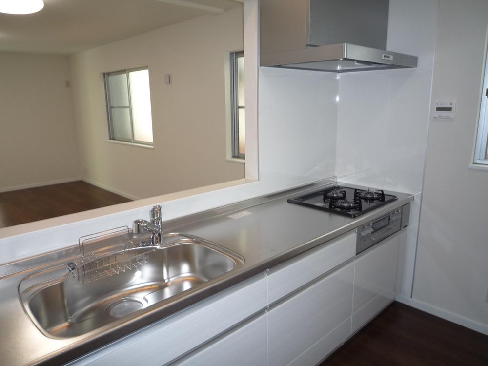 Kitchen. It is open-minded face-to-face open kitchen.