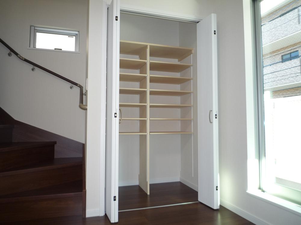 Receipt. There is also housed in the living room.