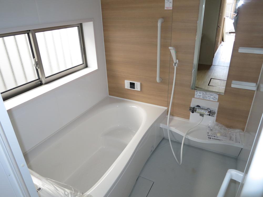 Bathroom. Local (11 May 2013) Shooting