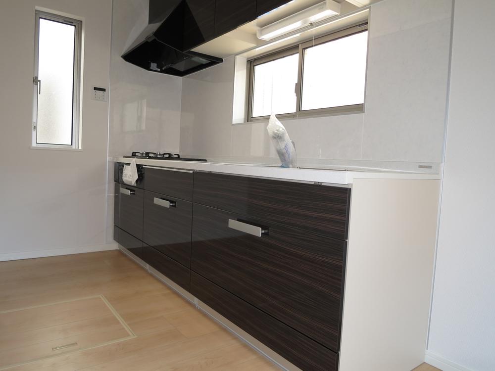 Kitchen. Local (11 May 2013) Shooting