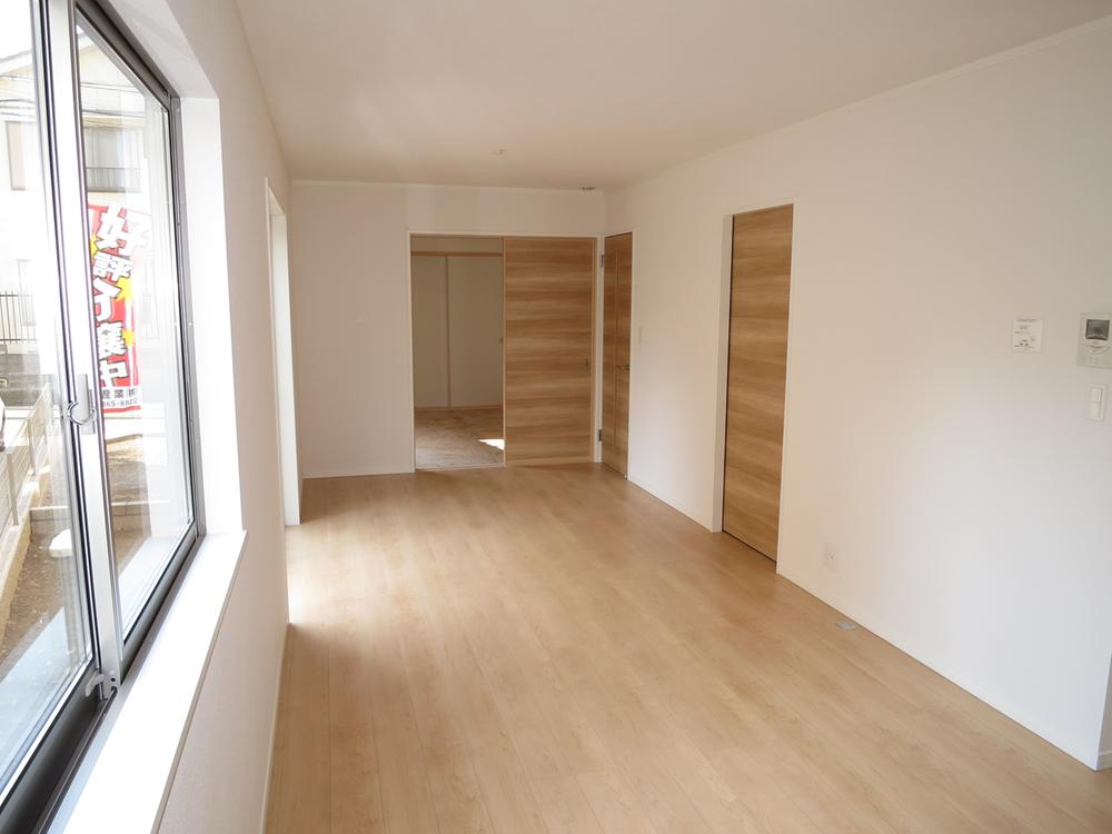 Living. Local (11 May 2013) Shooting