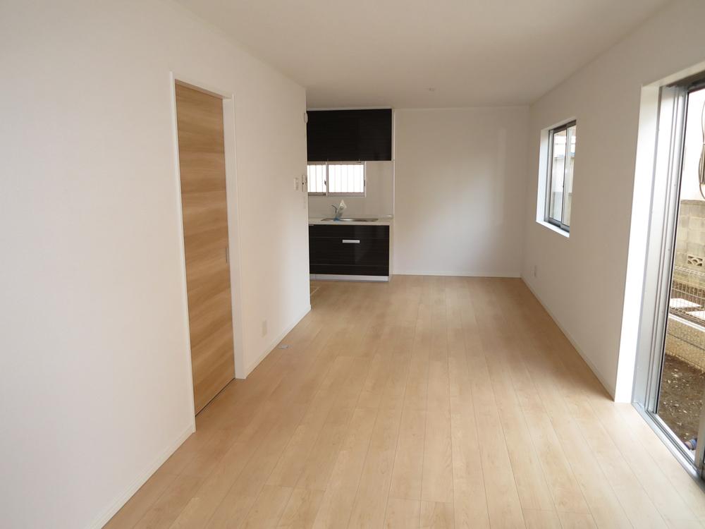 Living. Local (11 May 2013) Shooting