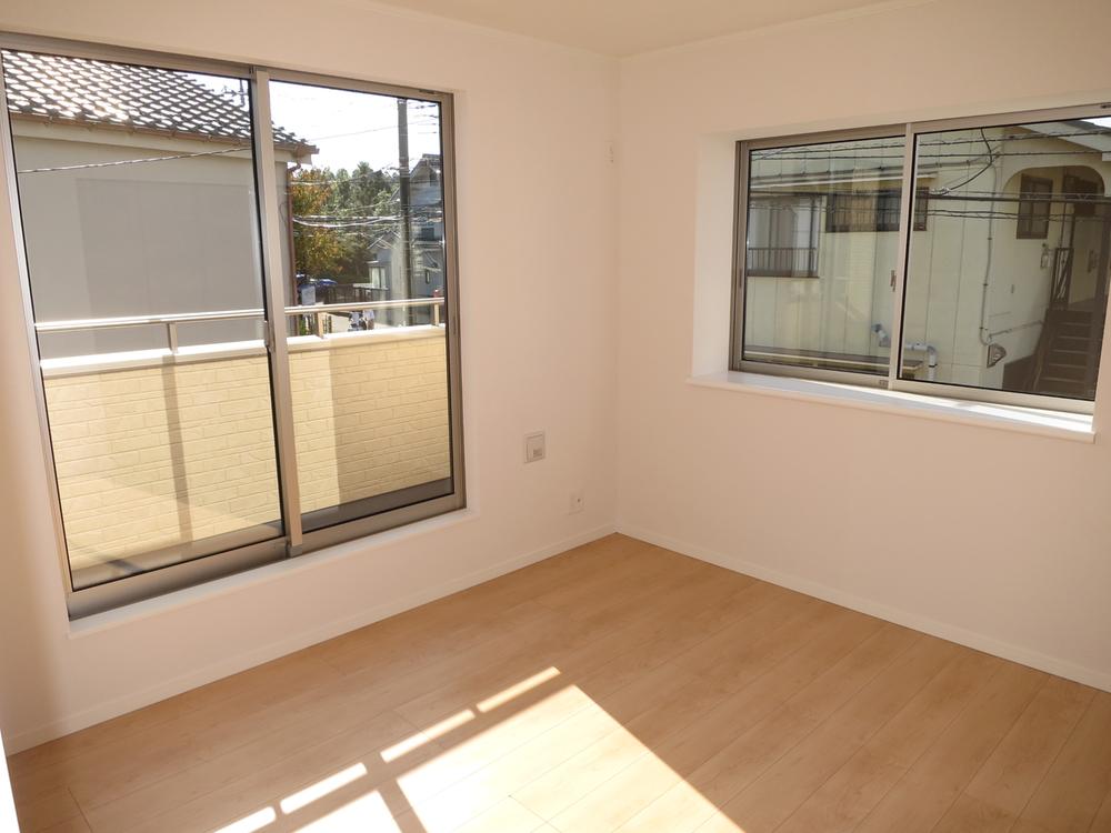 Non-living room. Local (11 May 2013) Shooting