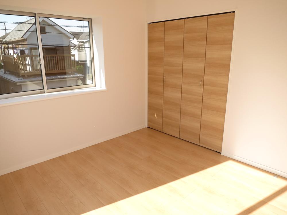 Non-living room. Local (11 May 2013) Shooting