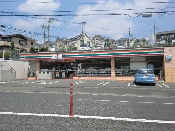 Convenience store. Seven-Eleven to 200m Seven-Eleven