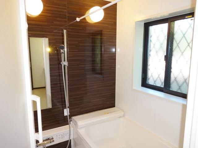 Bathroom. Unit bus 1 tsubo!