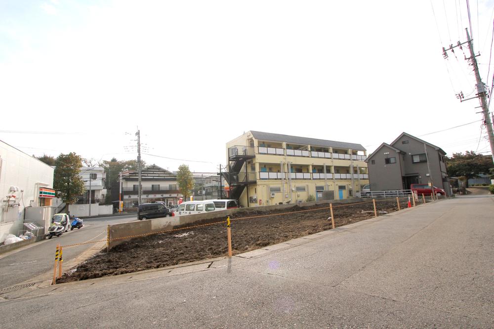 Local photos, including front road. Local (11 May 2013) Shooting