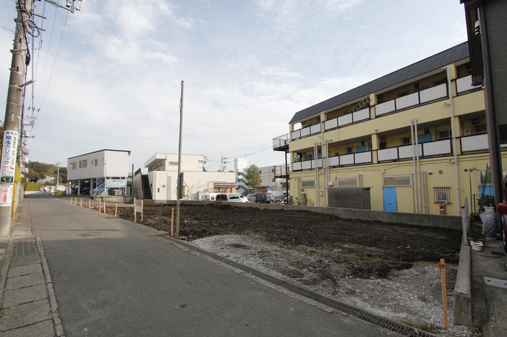 Local photos, including front road. Local (11 May 2013) Shooting