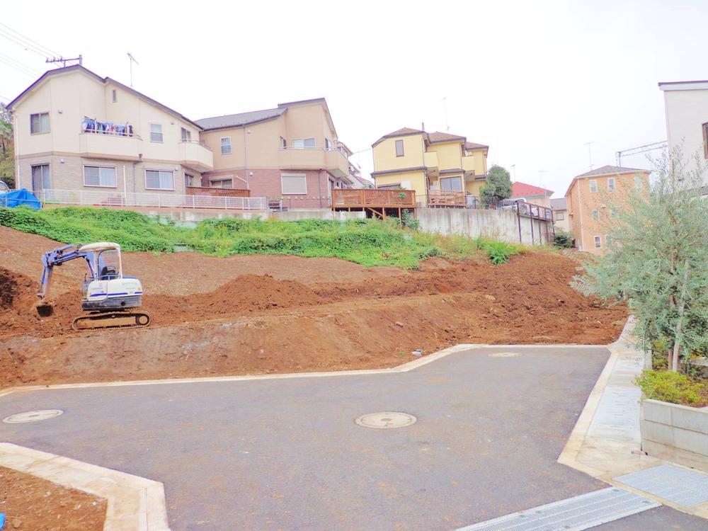 Local photos, including front road. It is the first phase 6 compartment accepts the start of the free plan. Please feel free to contact us. Local (10 May 2013) Shooting