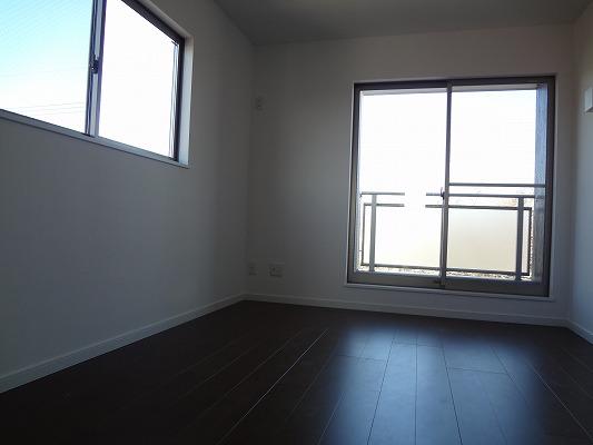 Non-living room. Indoor (February 2013) Shooting