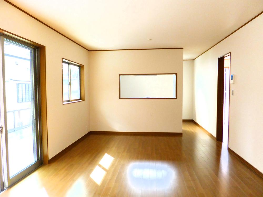 Same specifications photos (living). Comfortable relaxing LDK 14 Pledge, Also relax family.