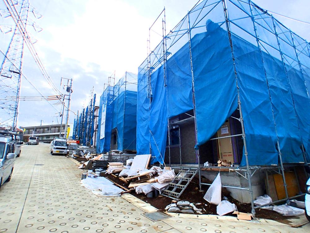 Local photos, including front road. All 19 compartments development subdivision of, Land 37 square meters shaping land, Parking is two Allowed.