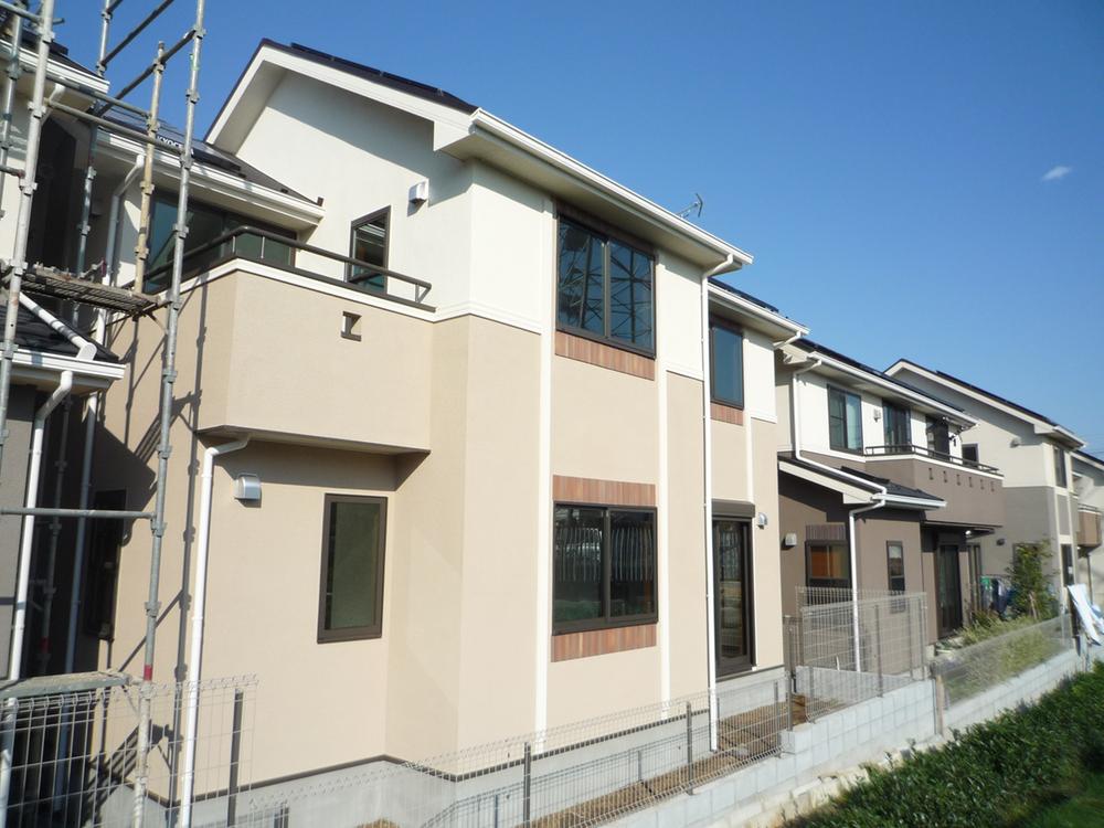 Local appearance photo. 8 Building is appearance. (South side)